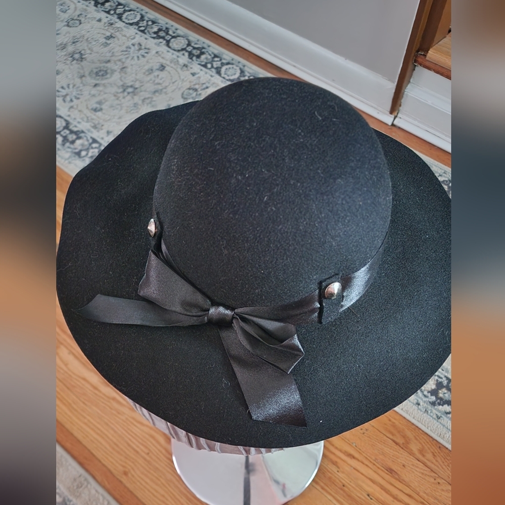 Wool hat - Picture 2 of 3